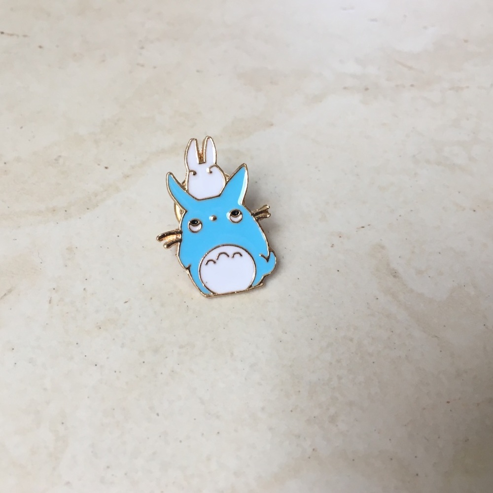 Friends Cartoon Pin - Picture 2 of 5