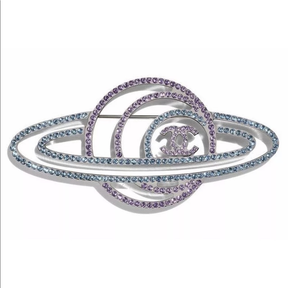 Chanel Runway 2017 Saturn pin (Galáctica)