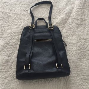 l credi convertible backpack