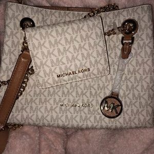 Michael Kors Jet Set Chain Messenger & Wallet