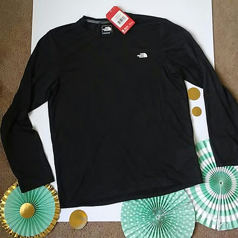 A gift for your 💘 Men longslevee The north face