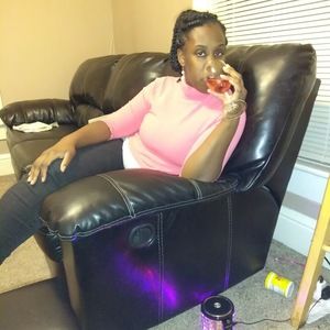 Meet your Posher, Kendra