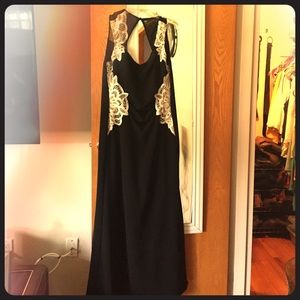 NWOT Venus L black gown slimming white sides