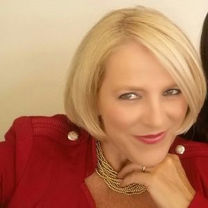 Meet your Posher, Monica