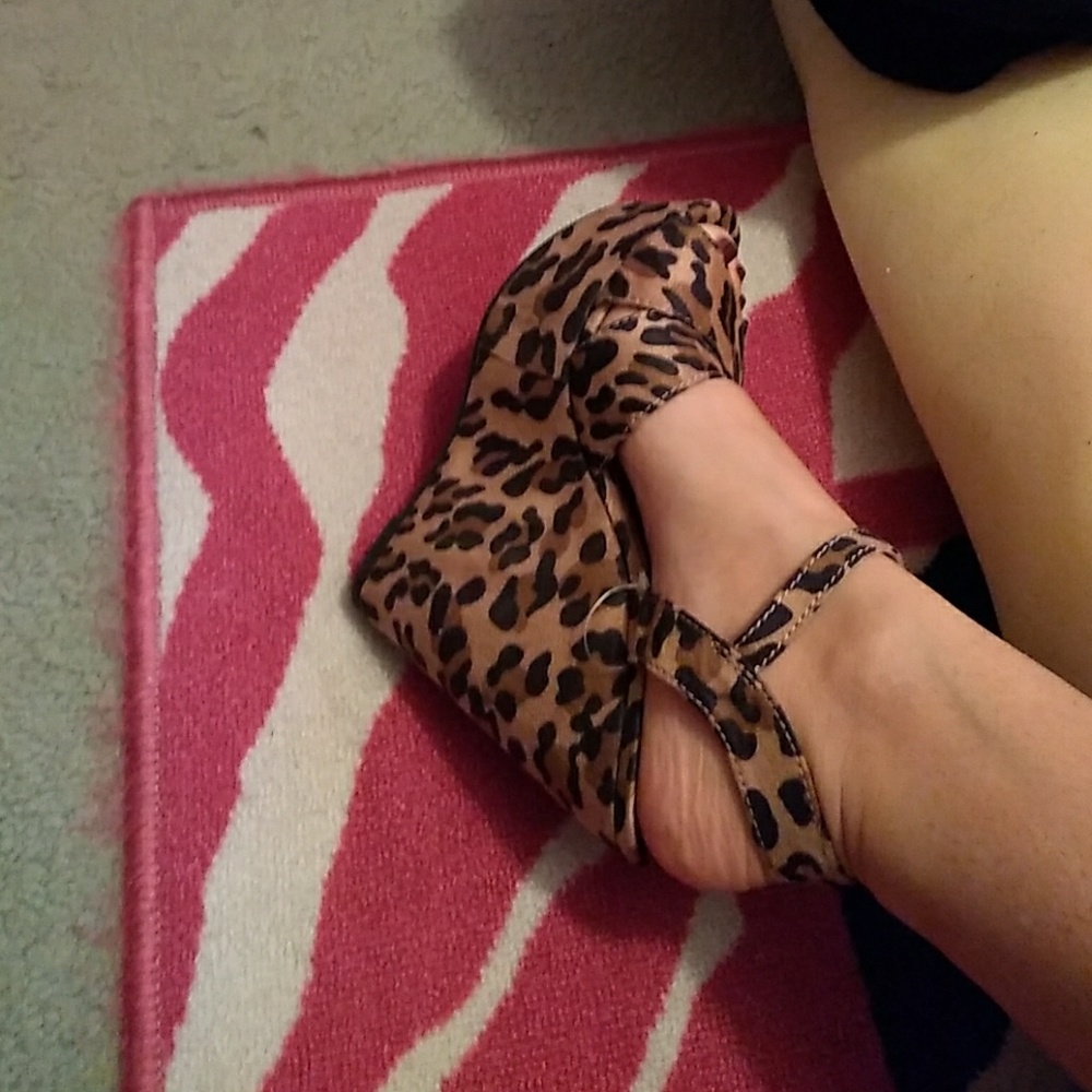 Leopard wedges