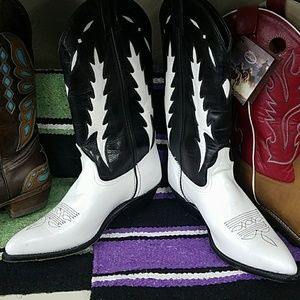 New black and white leather cowboy boots