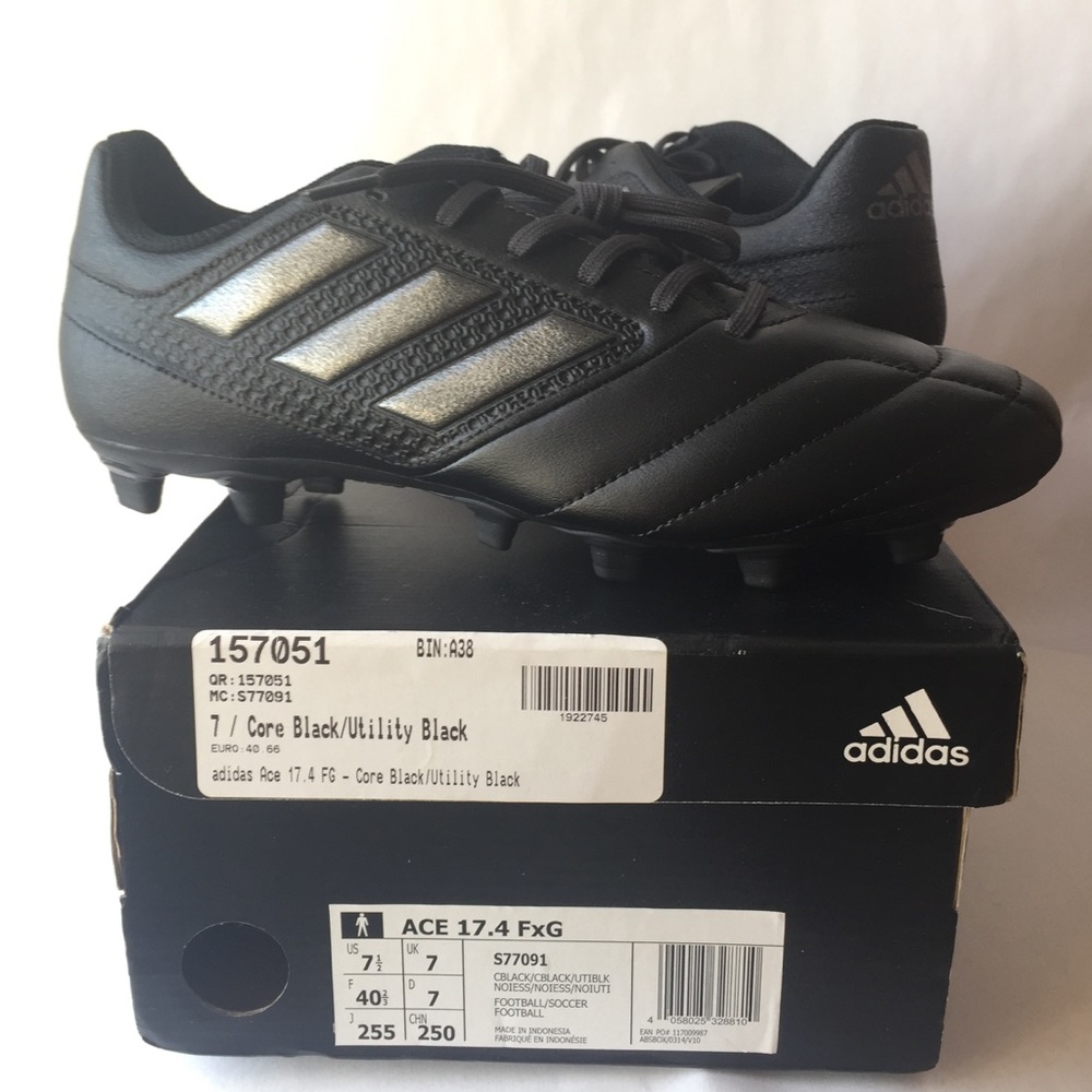 Adidas soccer cleats W(9) M(7.5)