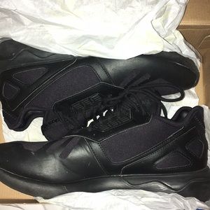 Adidas Tubular Runner (all black)