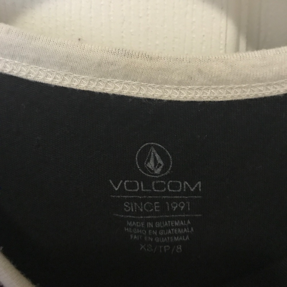Volcom Tee🔹 - Picture 3 of 3