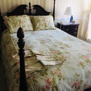7-Piece Queen Country Chic Bed Set