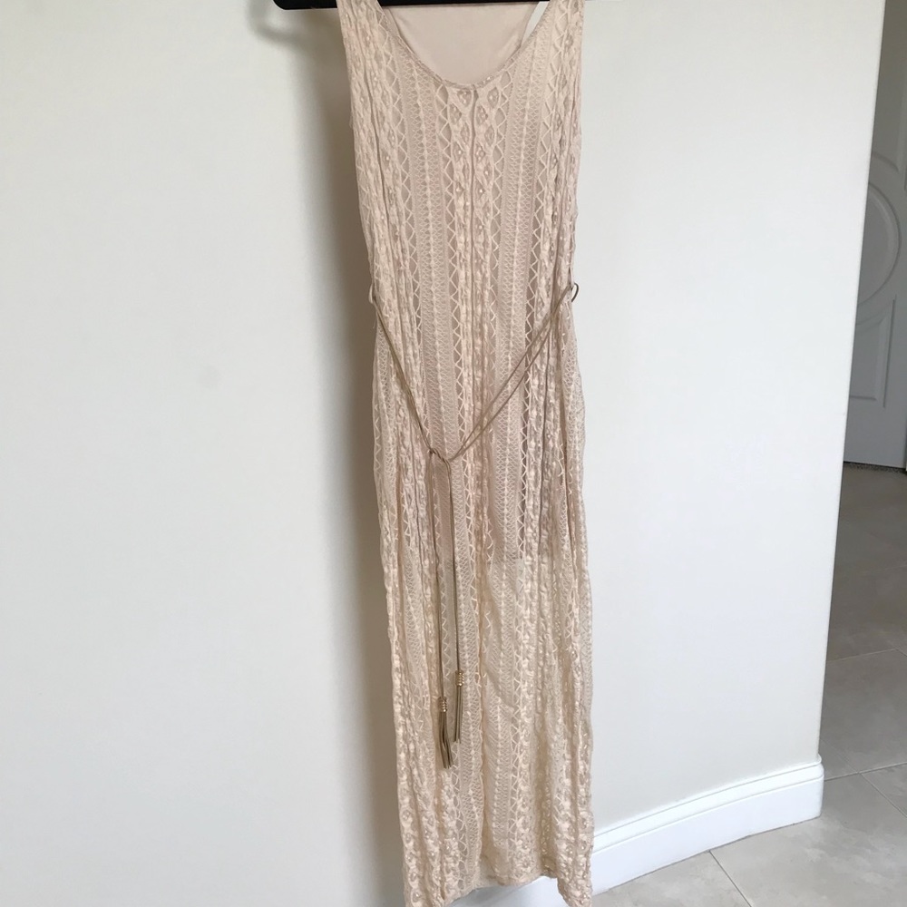 Foreign Exchange Sleeveless Lace Dress