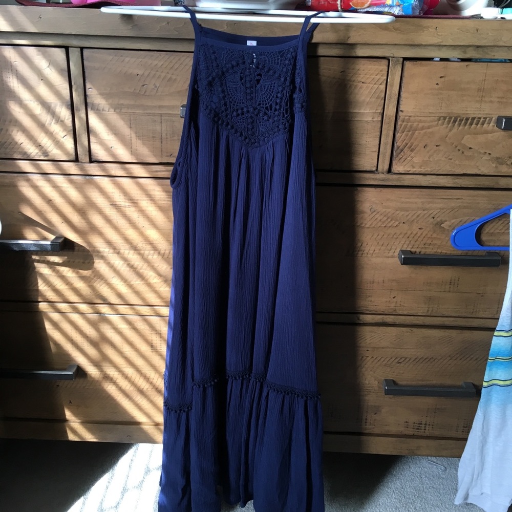 Flowy sleeveless navy dress