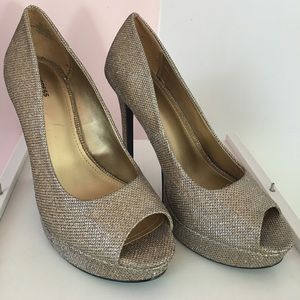 EXPRESS SHOES -SIZE 9.5