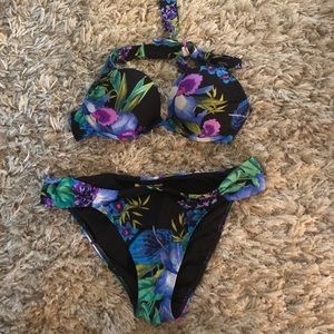 VS Bombshell Bathing Suit 32B and Size M