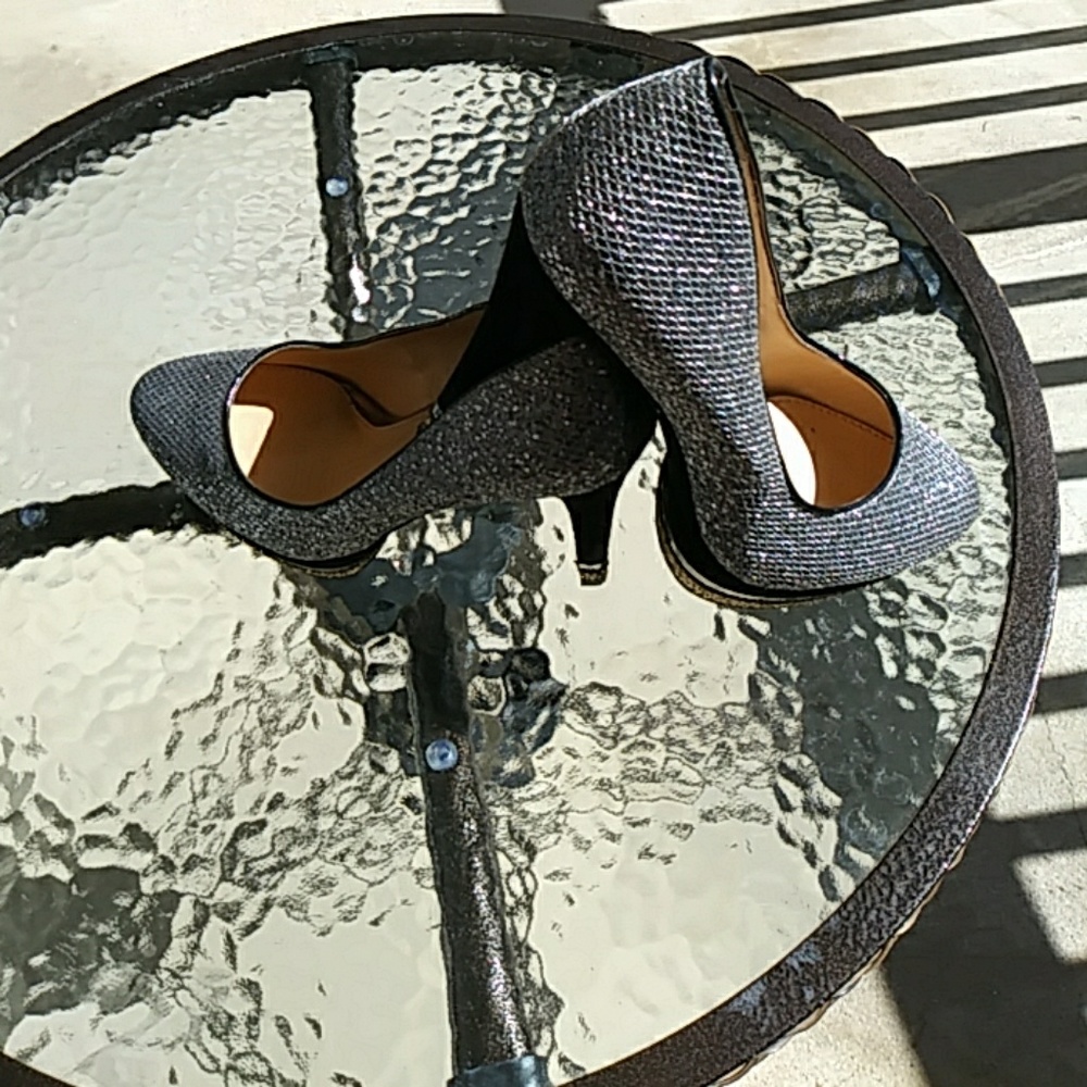 Gianni Bini Shoes - Picture 2 of 3