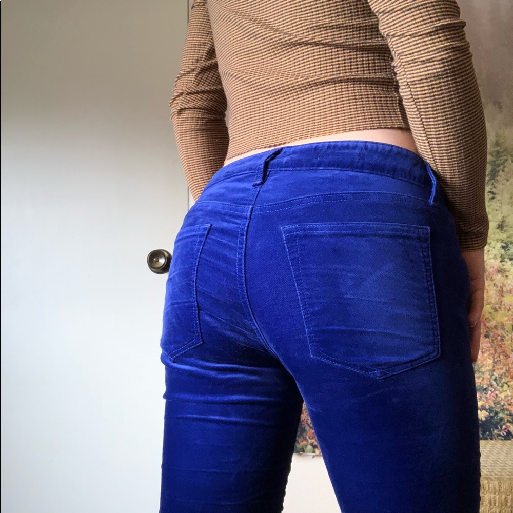 ✨Host Pick✨Gap 1969 blue velvet low rise jeans - Picture 3 of 6