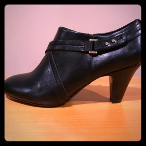 Naturalizer N5 Comfort Booties