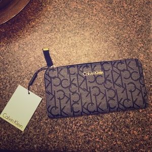 *BLKFRIPRICE* NWT Calvin Klein Wallet