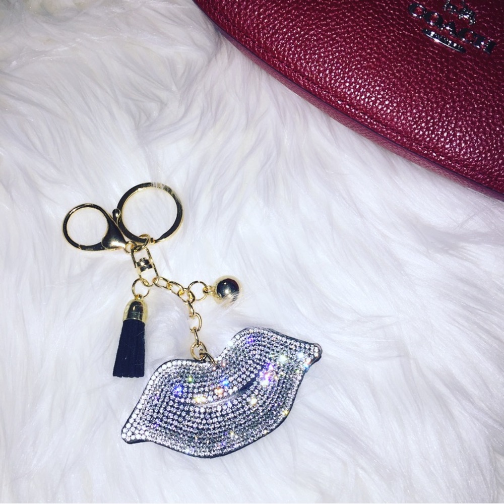 Sparkly Silver LIPS💋 Purse Chain with Tassel NWT