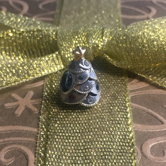 Pandora Festive Tree Charm - Picture 1 of 3