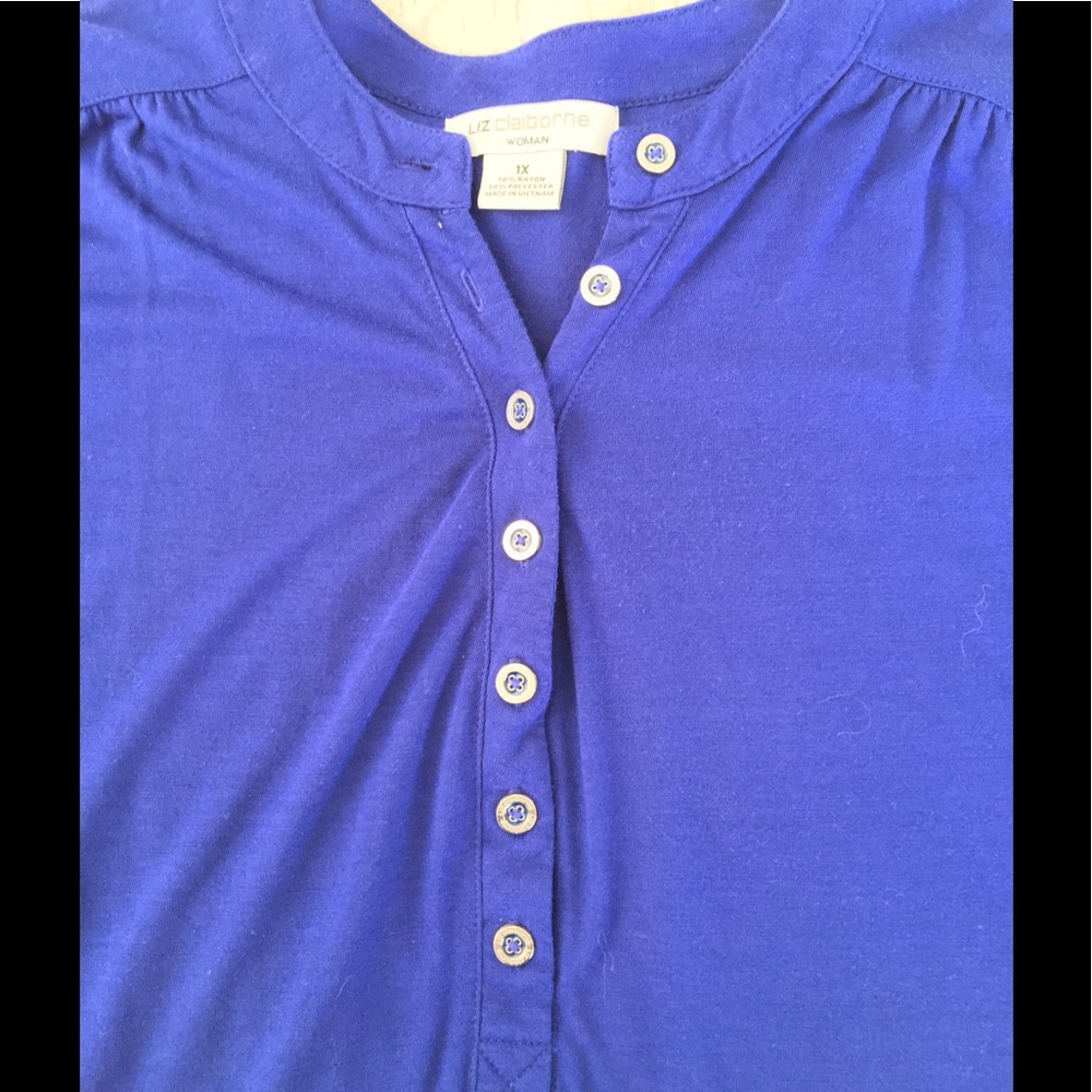 Liz Claiborne 💙 Metal Button Up
