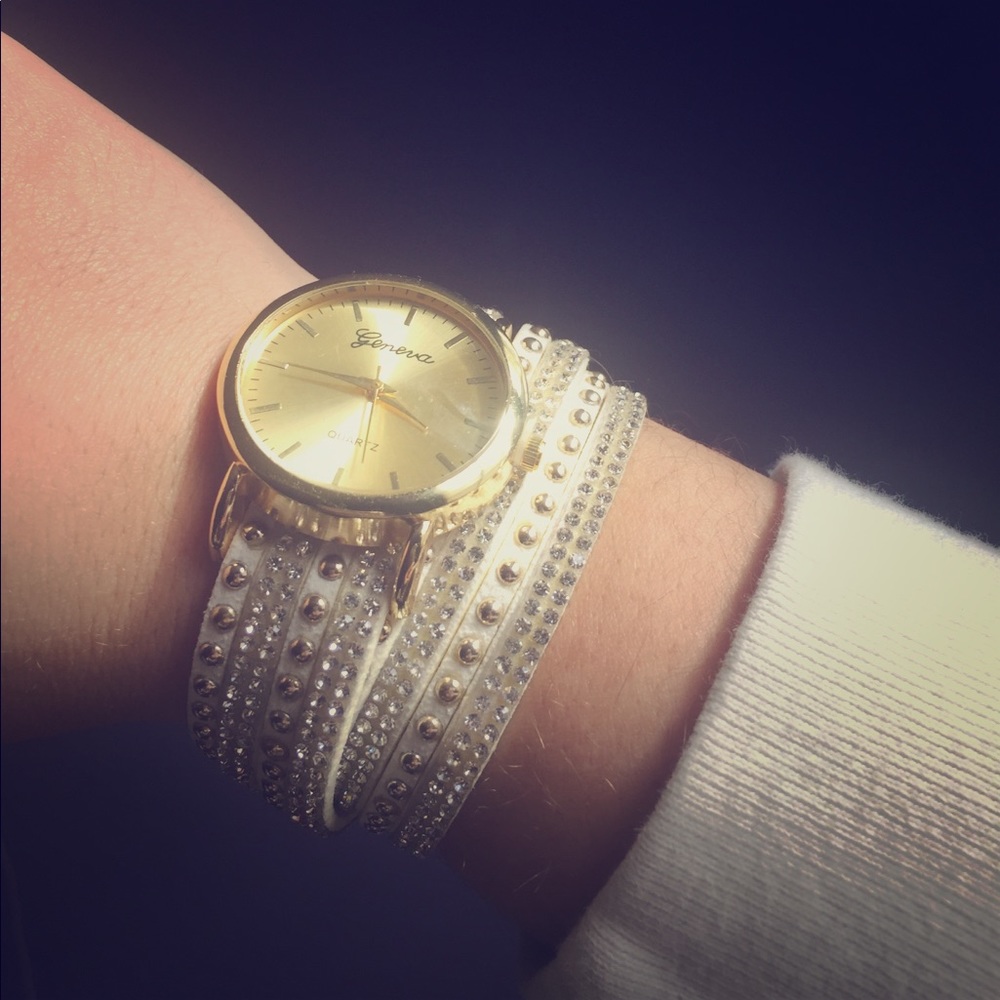 ✨NEW✨wrap-around watch
