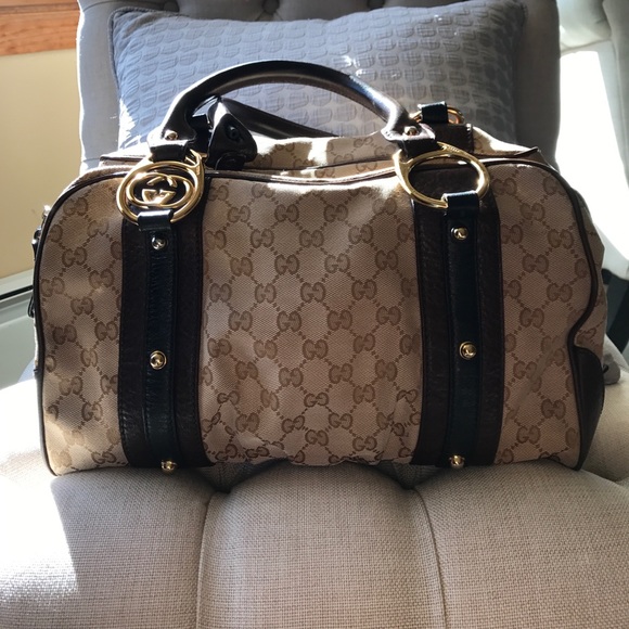 Gucci Handbags - FINAL PRICE!!! Gorgeous Gucci Bag