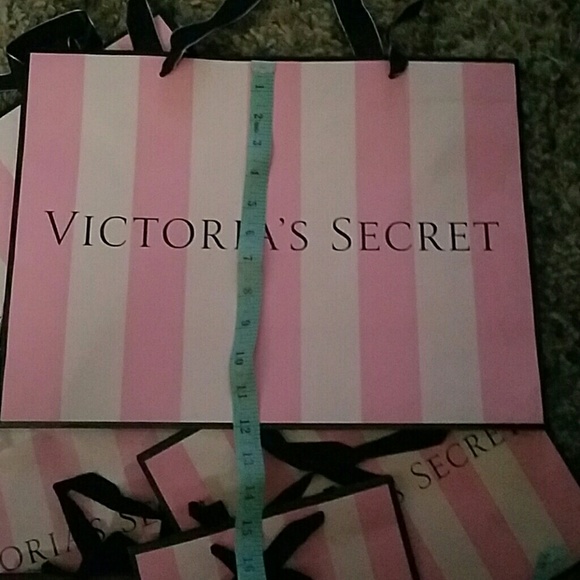 Victoria's Secret gift bags - Picture 3 of 7