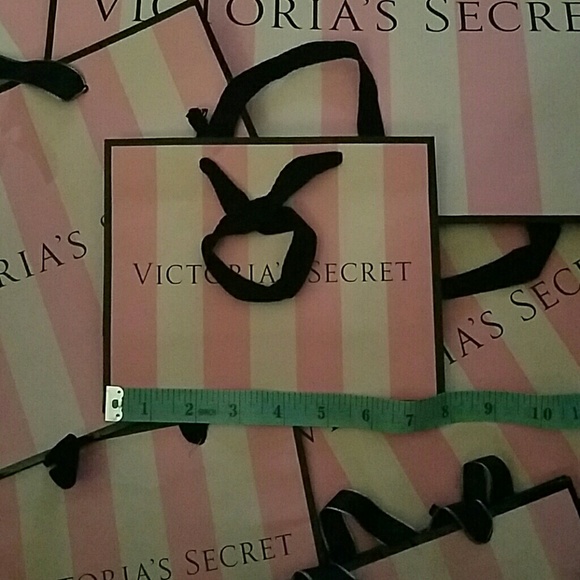 Victoria's Secret gift bags - Picture 6 of 7