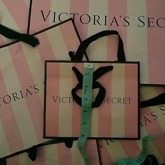 Victoria's Secret gift bags - Picture 7 of 7