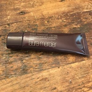 LAURA MERCIER TINTED MOISTURIZER OIL FREE IN NUDE