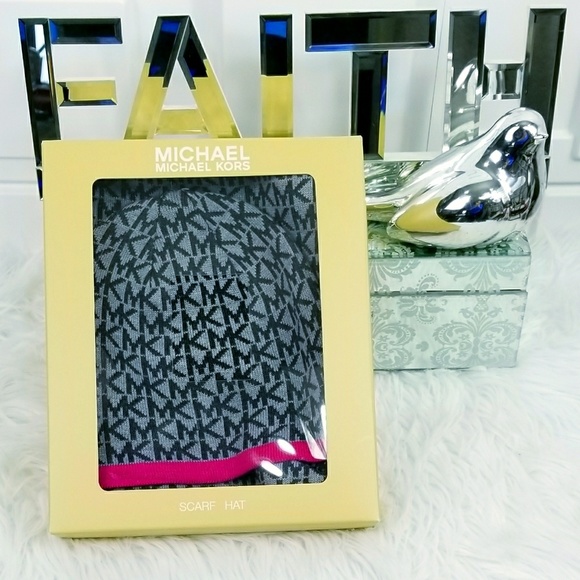 MICHAEL KORS SCARF & HAT BOX SET Gift - Picture 2 of 3