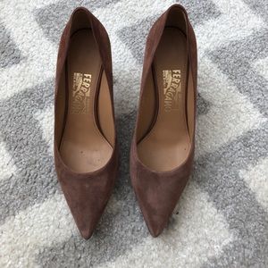 Salvatore Ferragamo suede classic pumps