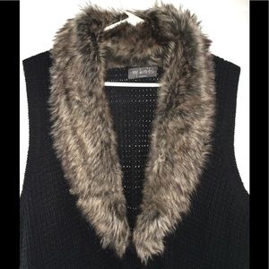 NY Knits 🖤 Fur Collar Vest