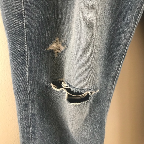 Madewell Distressed Boyfriend Jean - Picture 3 of 8