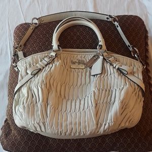 Coach beautiful leather purse