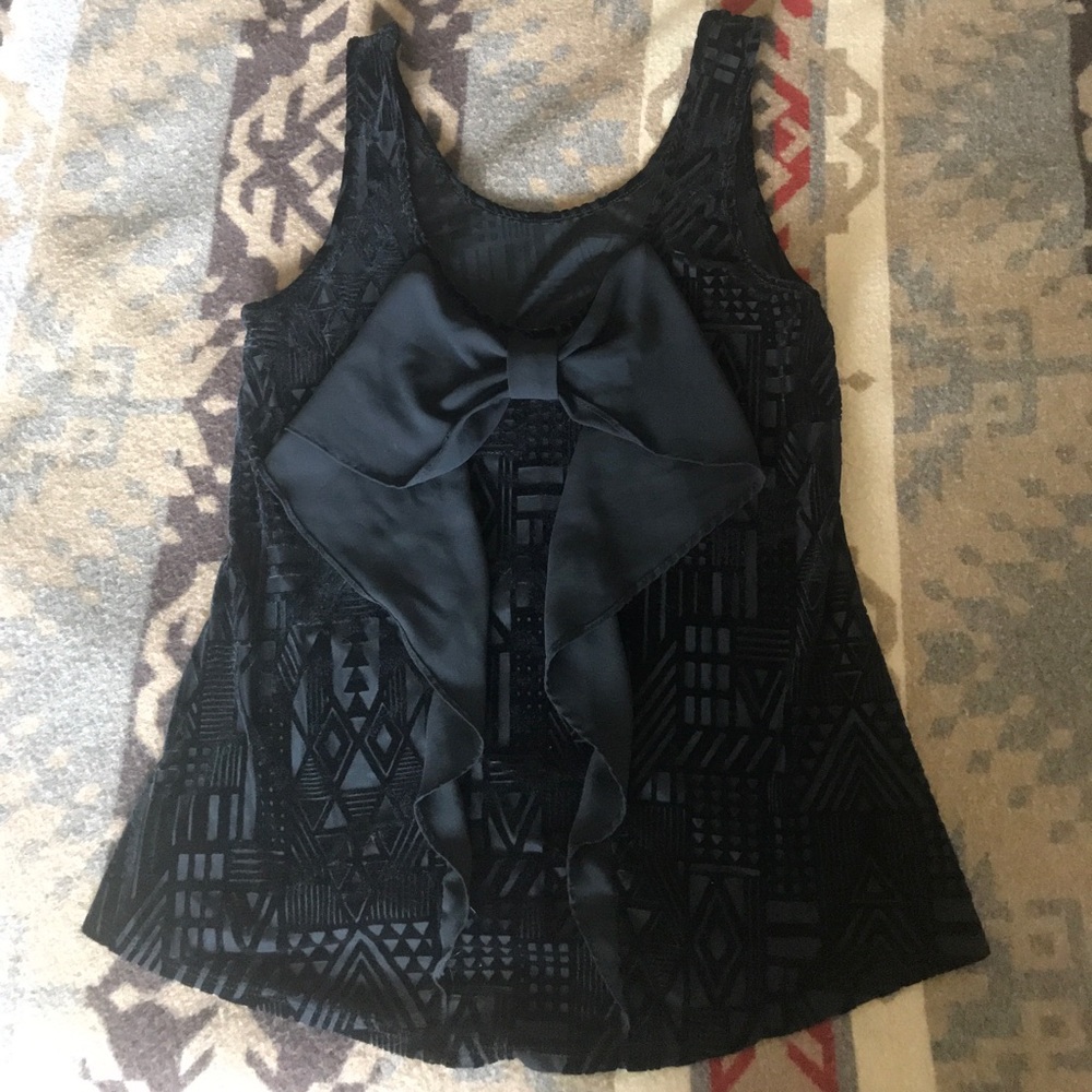 Bow in the back top