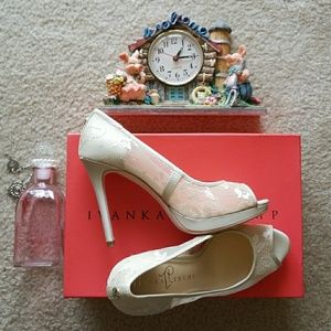 Ivanka Trump heels NWOT with box