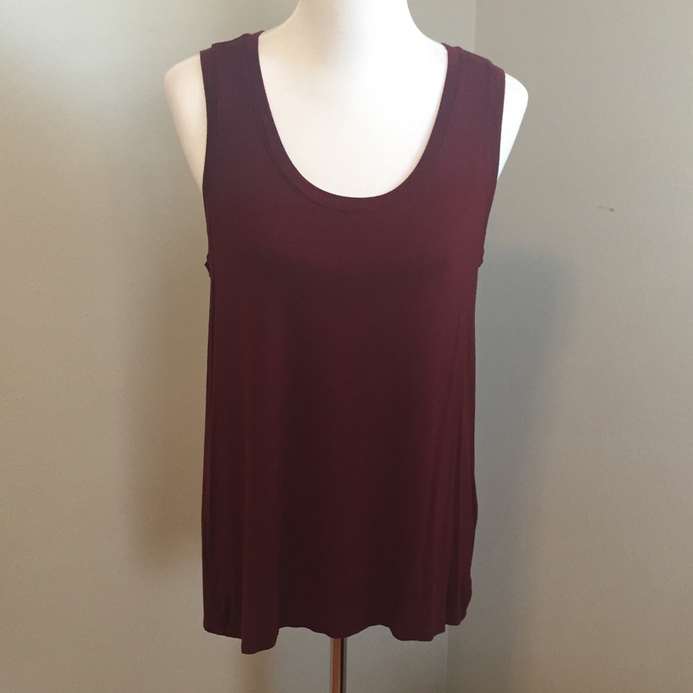 Banana Republic split back flyaway tank