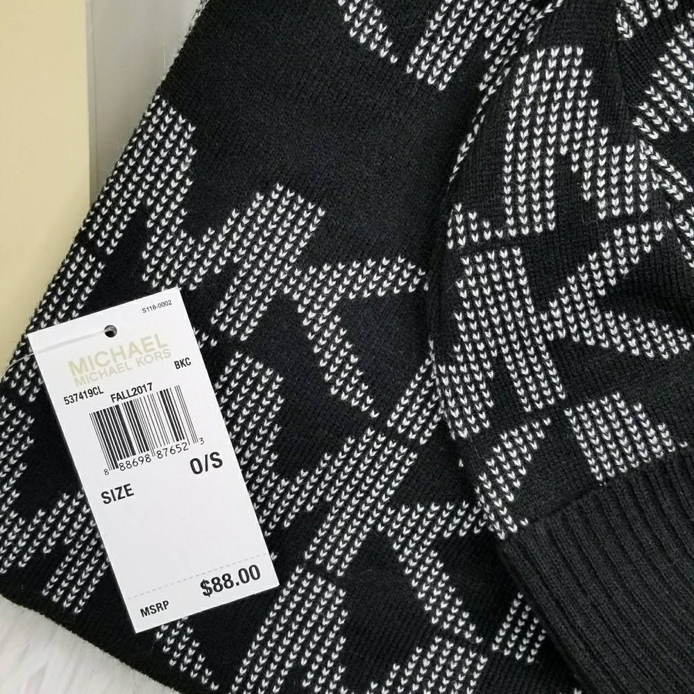🔴LAST 1🔴MICHAEL KORS SCARF & HAT SET BLK/WHITE - Picture 2 of 3