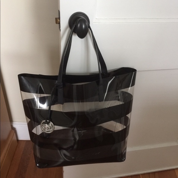 Handbags - Michael Kors Large Tote