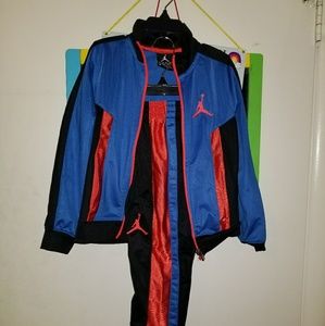 Toddler Jordan jogging set.