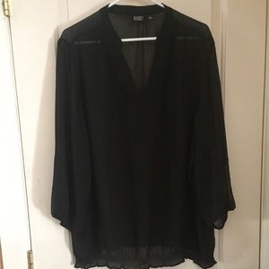 Sheer 3/4 sleeve split collar poly blouse