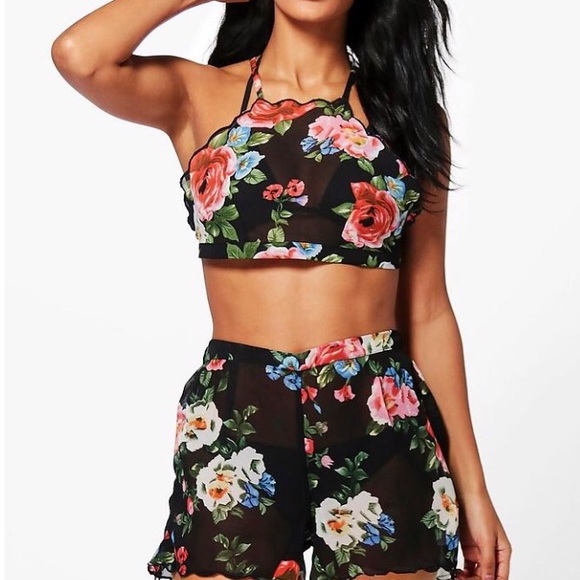 Boohoo Other - Floral Bathingsuit Coverup