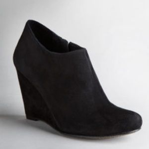 Vince Camuto Suede wedges ankle boot, size 9