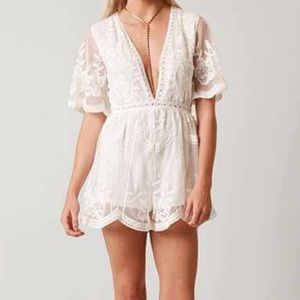 BEAUTIFUL white lace romper❤️