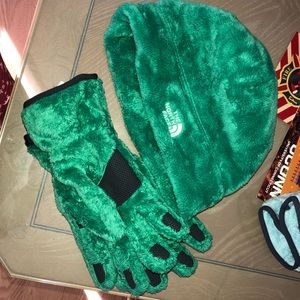 North Face Hat and Gloves