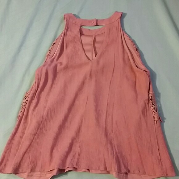 Tank - Picture 2 of 2