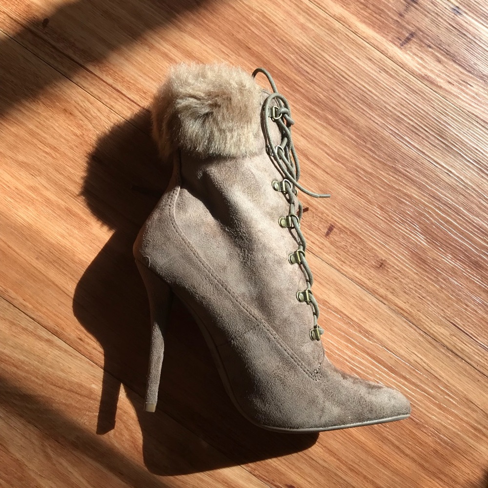 Brand new faux fur booties! 7.5