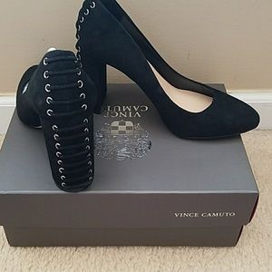 Vince Camuto black pumps